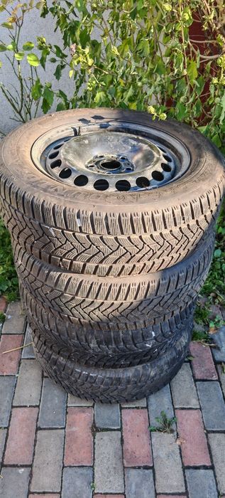 Anvelope Iarnă DUNLOP 215/60 R16 + Jante Oțel