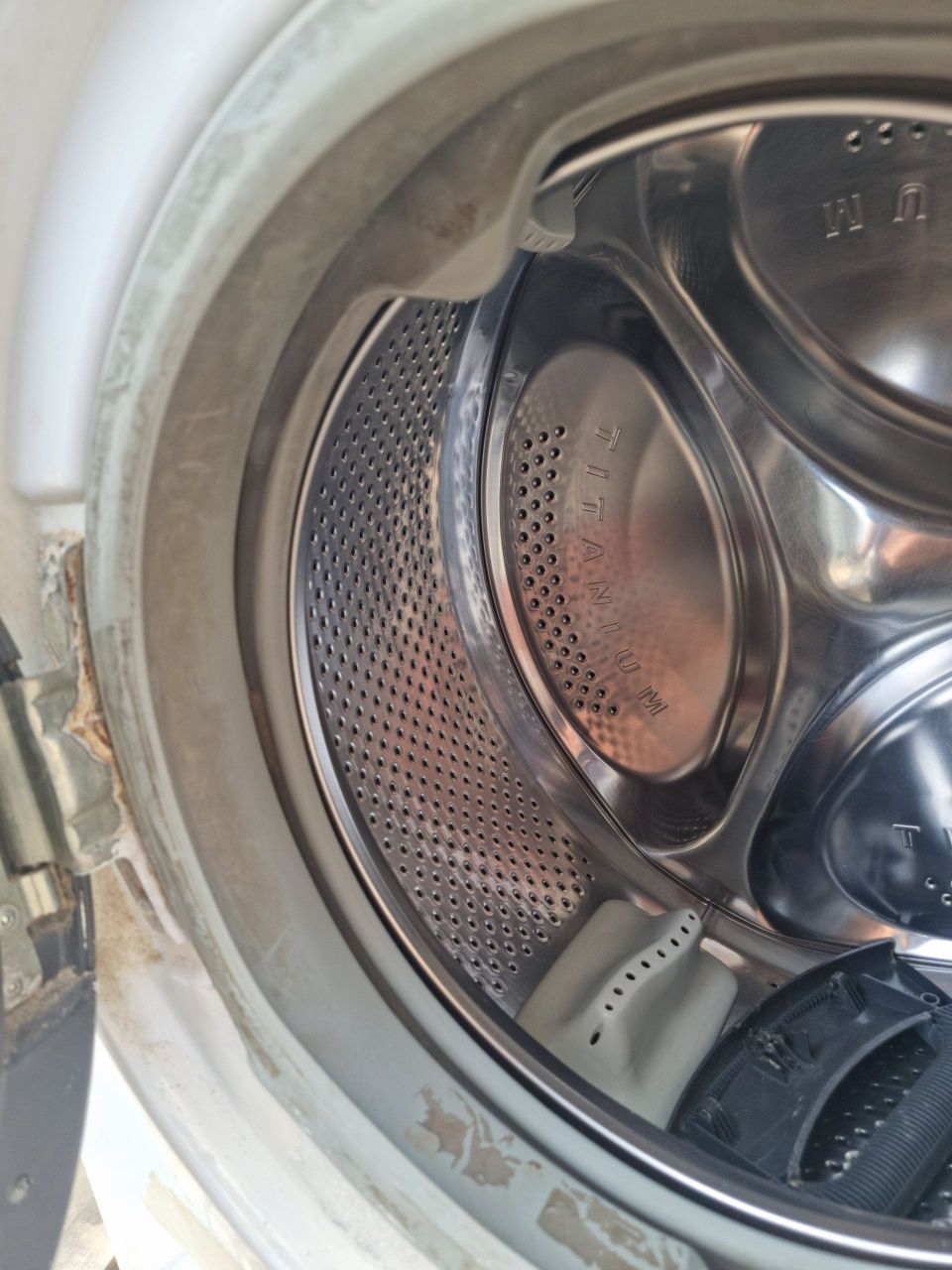 Kir moshina Hotpoint arison

ARISTON