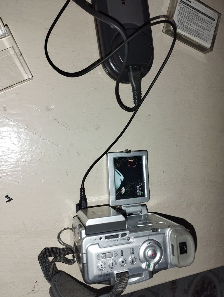 Продам видеокамеру Самсунг