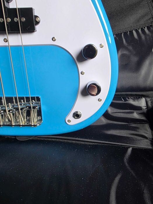 Fender Squier Електрическа Бас китара като Нова