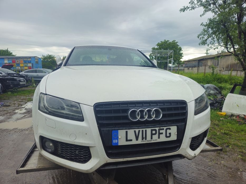 dezmembrez audi a5 2011 2.0 CAHA