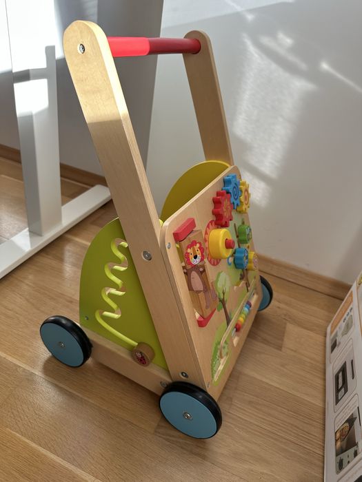 Дървена интерактивна проходилка тип walker