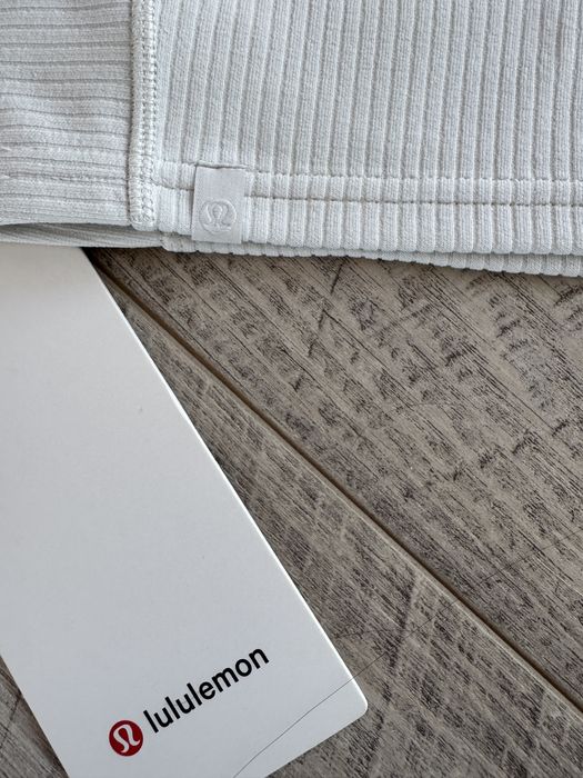 Lululemon потник.