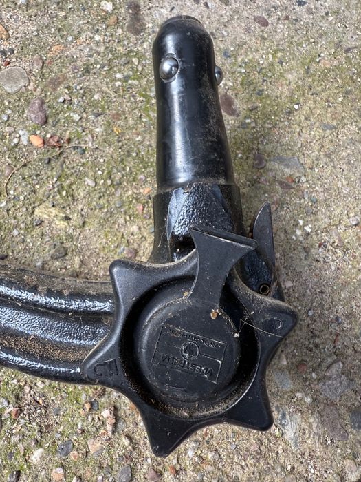 ТЕГЛИЧ ЗА ПЕЖО чисто нов