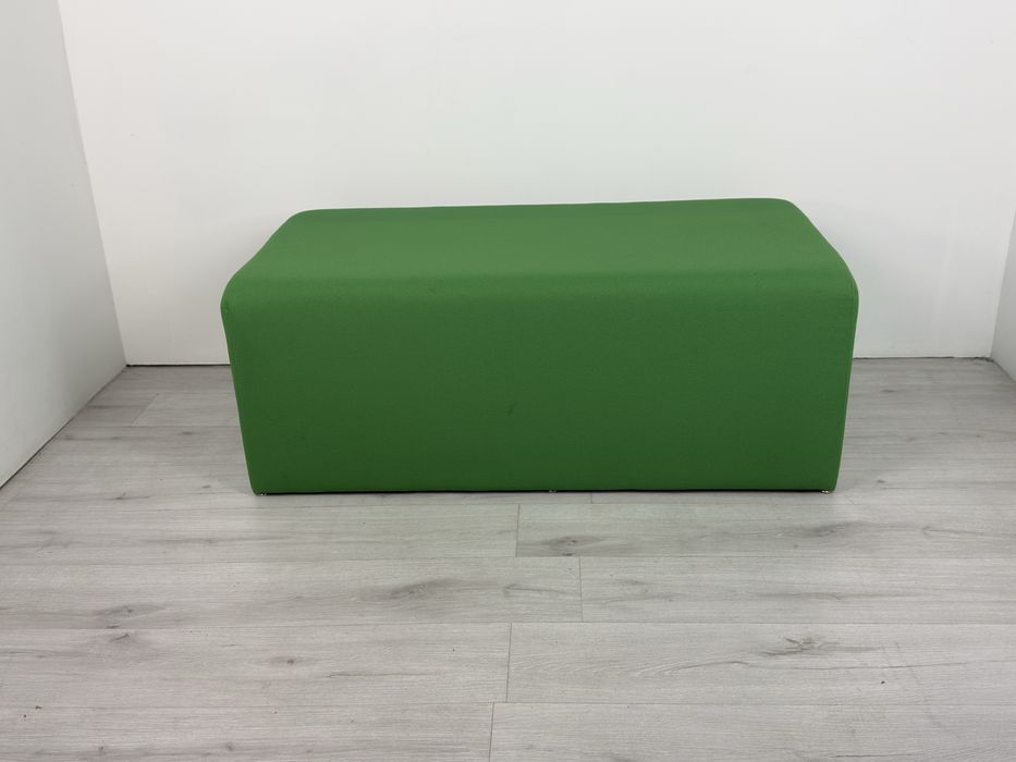 Зелен табуретен стол с висококачествена тапицерия обзавеждане