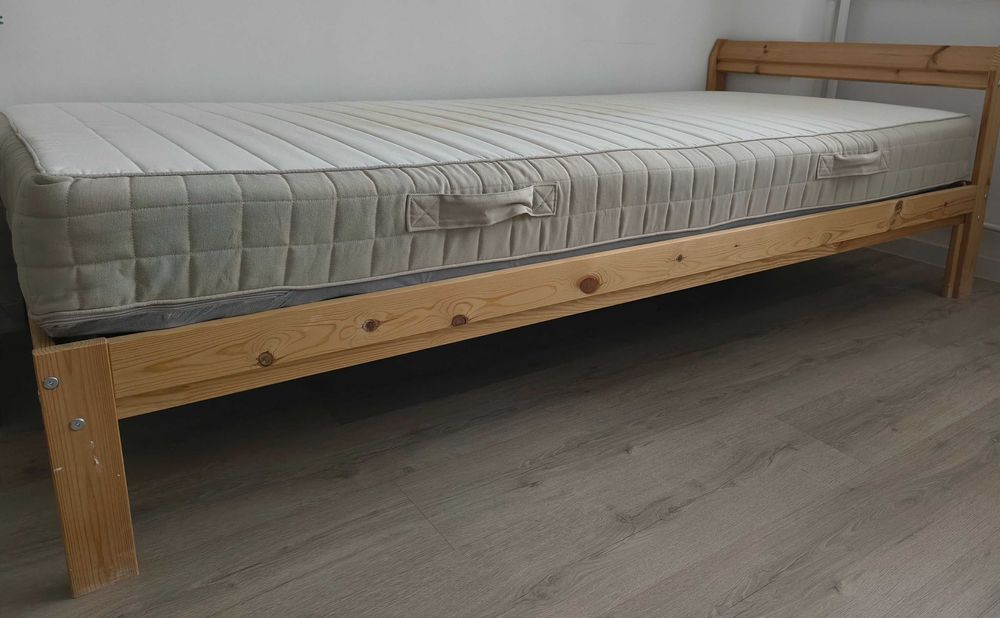 Pat lemn cu saltea 90/200