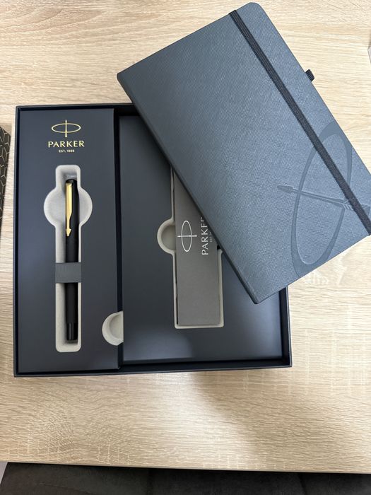 Stilou Parker cu agenda