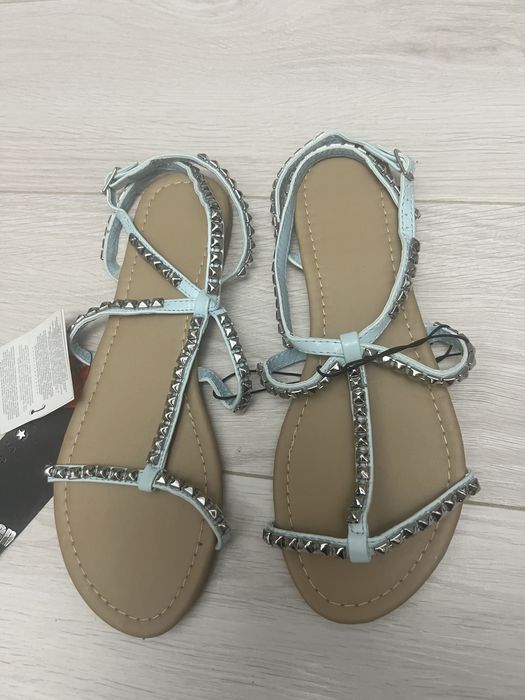Sandale marimea 38 , noi