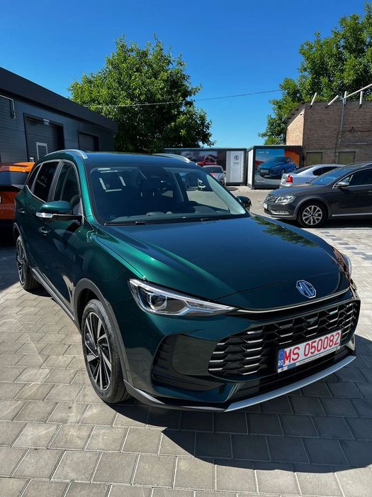 MG ZS HEV Autoturism stoc. Disponibil si in variante diferite de echipare.