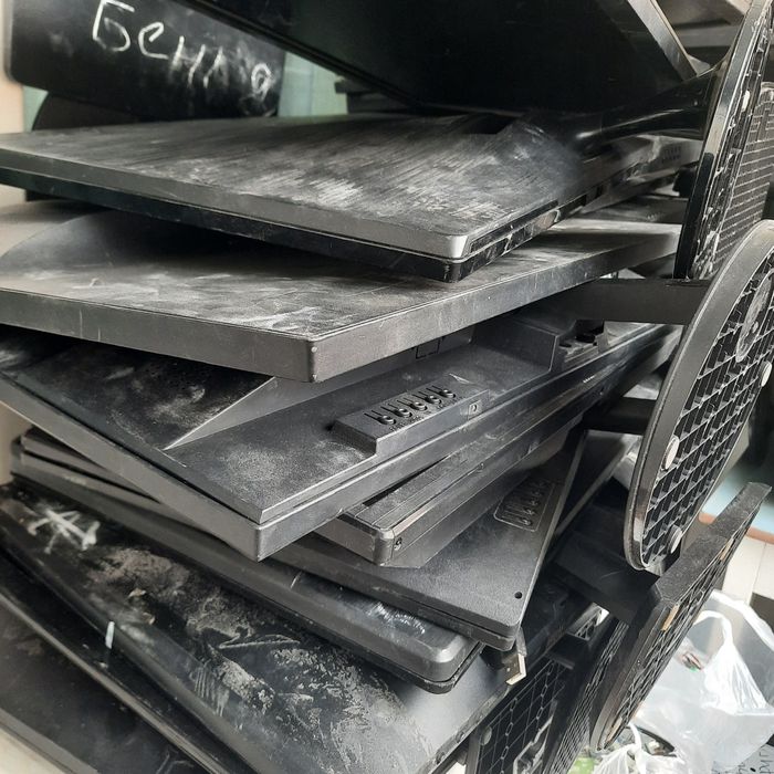 Продам нерабочие мониторы около 40 штук за 15 000 тг