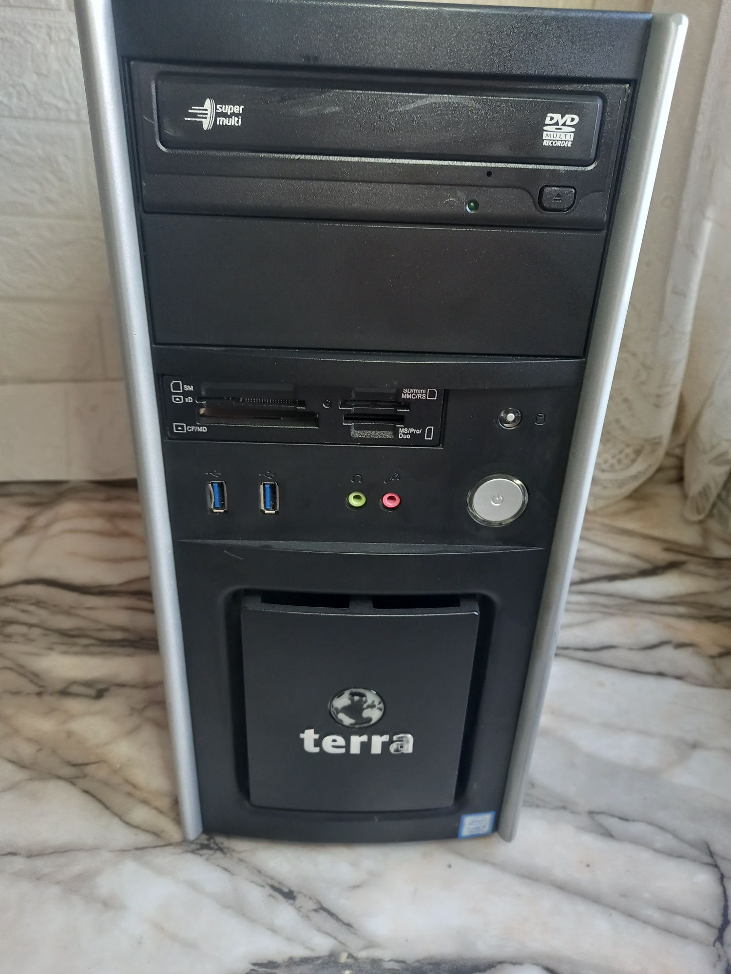 Геймърски компютър Intel® Core™ i5-9500 16gb DDR4 Ssd AMD RX580 8GB