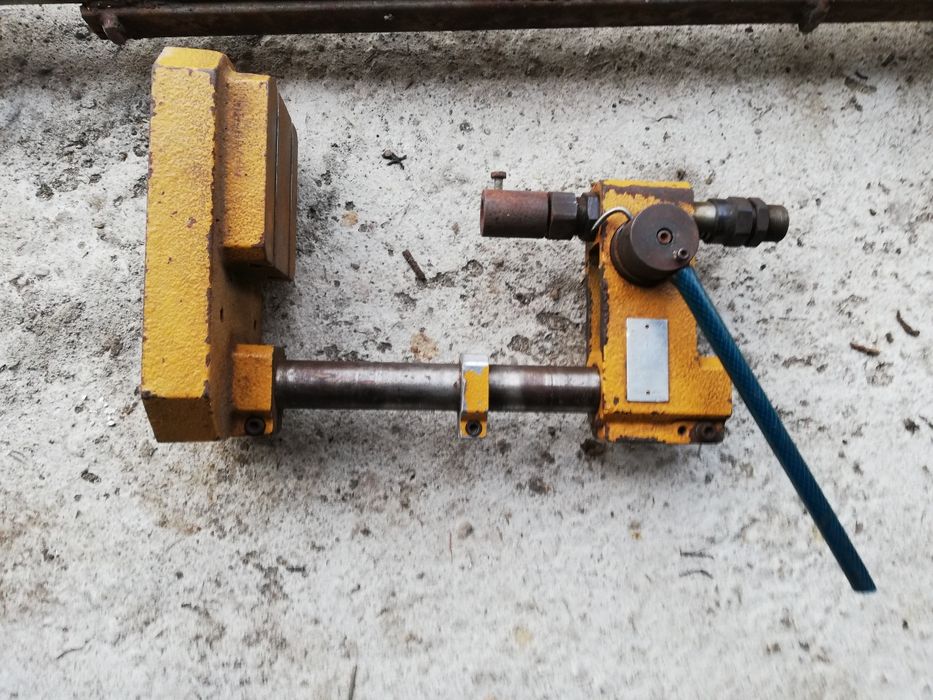 Presa mecanica manuala