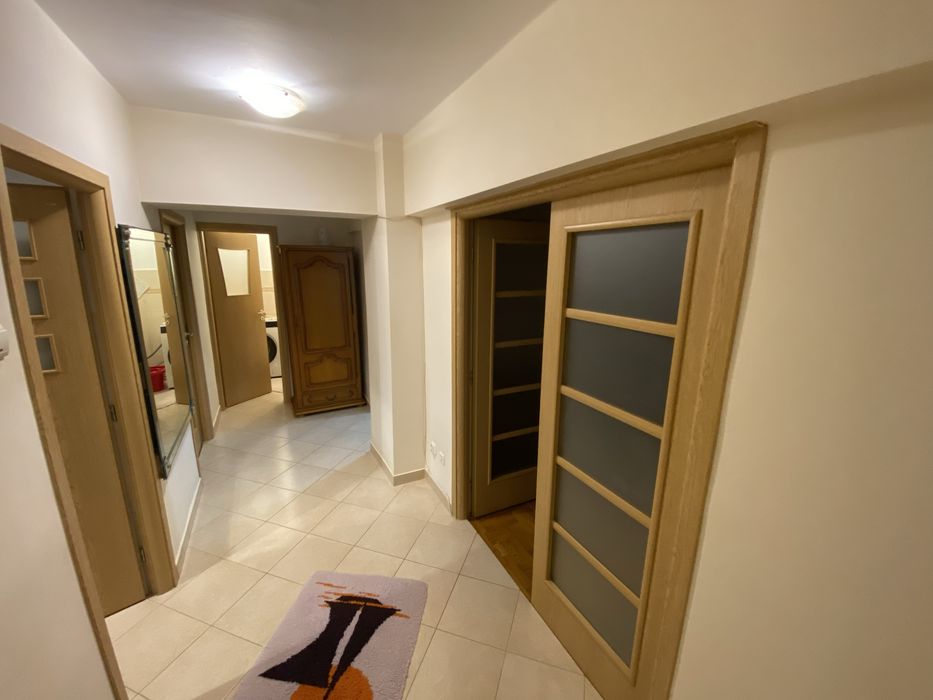 Ap. de închiriat - 3 camere, ultracentral