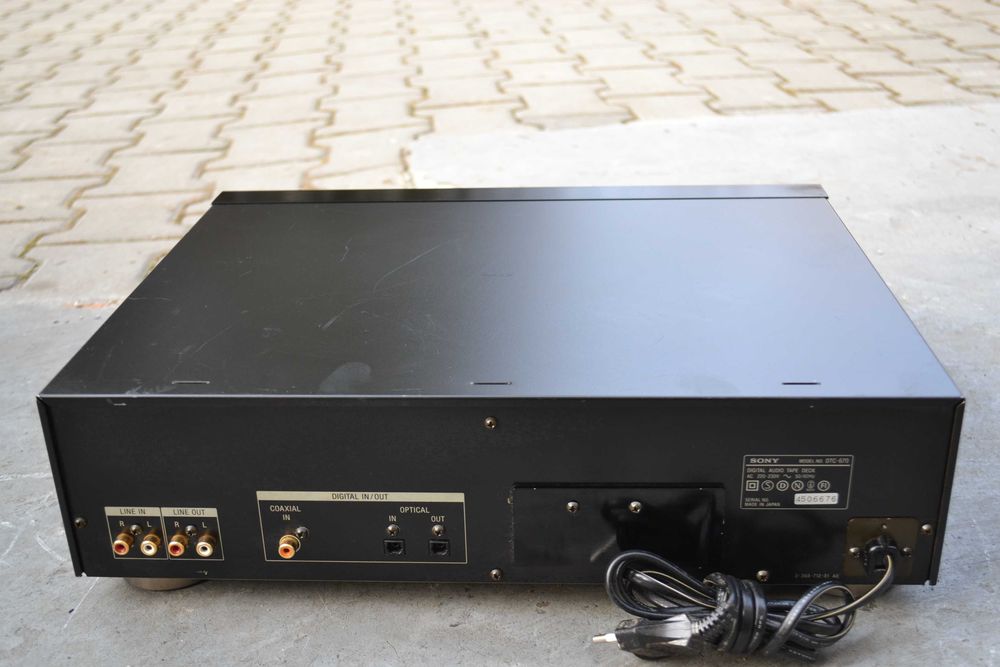 DAT Sony DTC 670