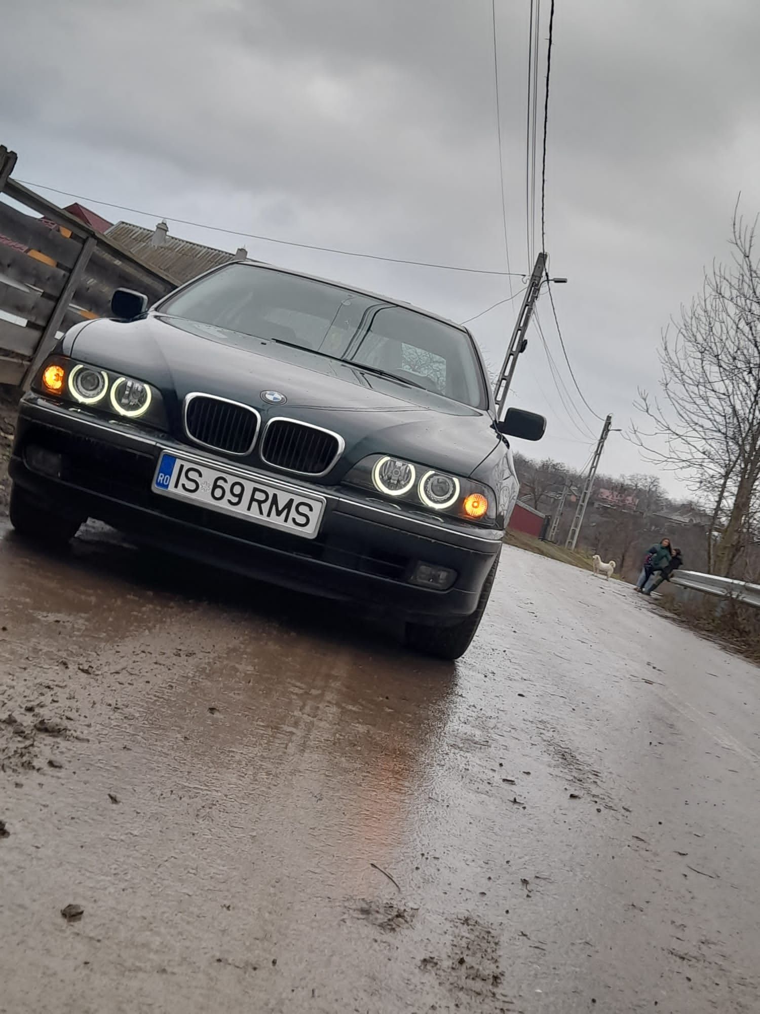 Vând sau schimb BMW e39 520i