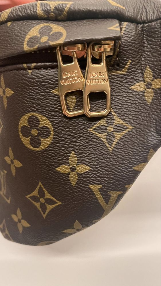 Borsetă Louis Vuitton