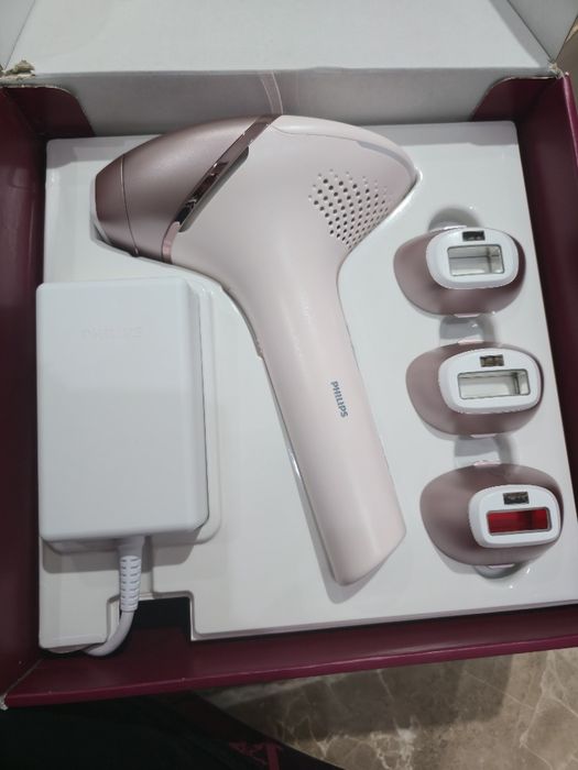 Philips Lumea IPL 9000 Series (модел BRI958/00).