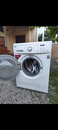 Продам стиральную машинку LG на 5 кг