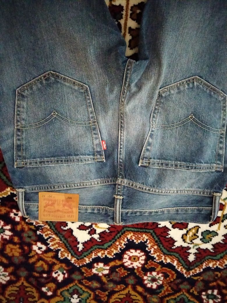 Продам оригинальные джинсы Levis