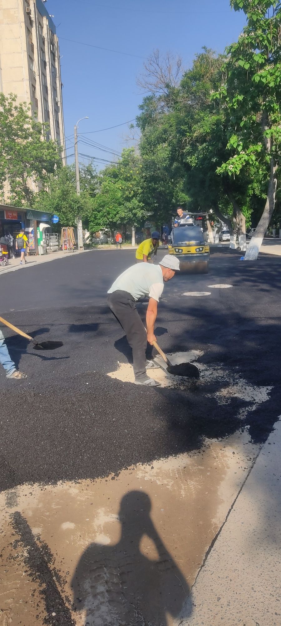 Asfalt Yotqizish xizmati Arzon narxda asfalt ishlarini qilamiz