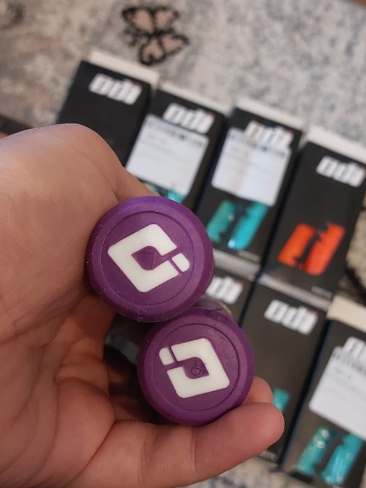 Manșoane ODI grip lock on