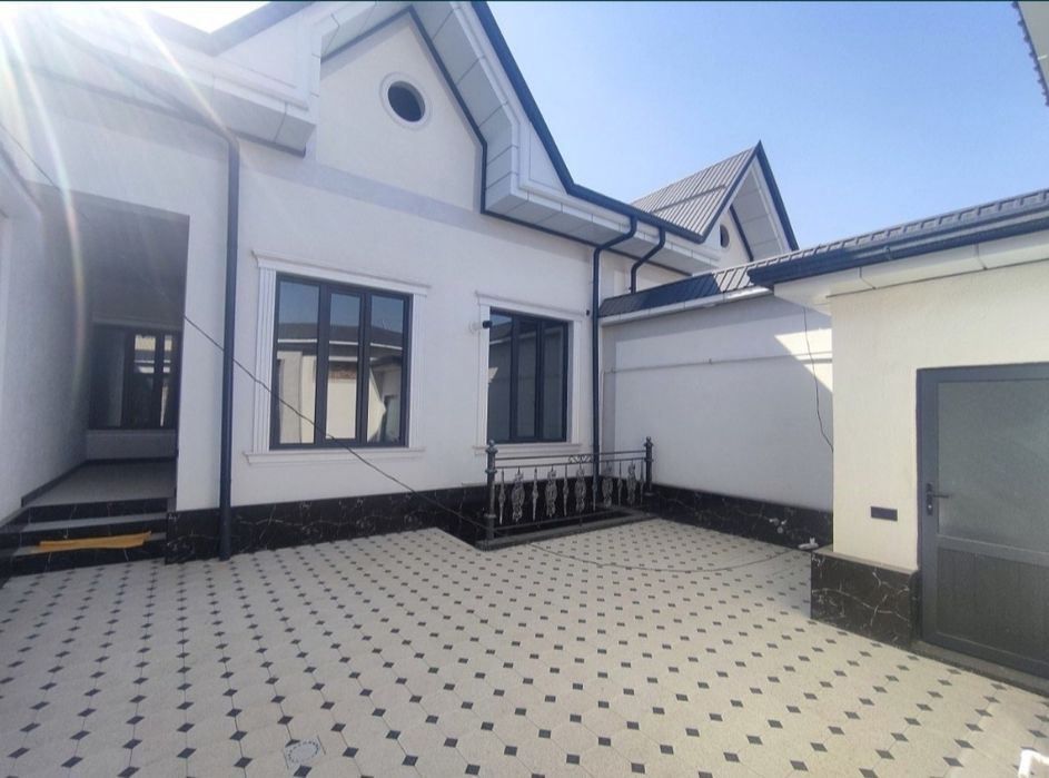 Uy sotiladi 2 sotix 4 xona