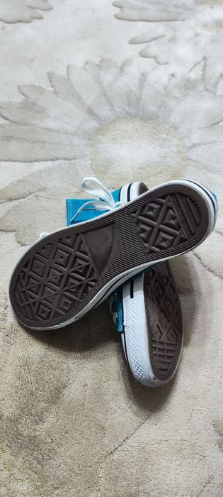 Vând tenisi unisex tip Converse Nr.39