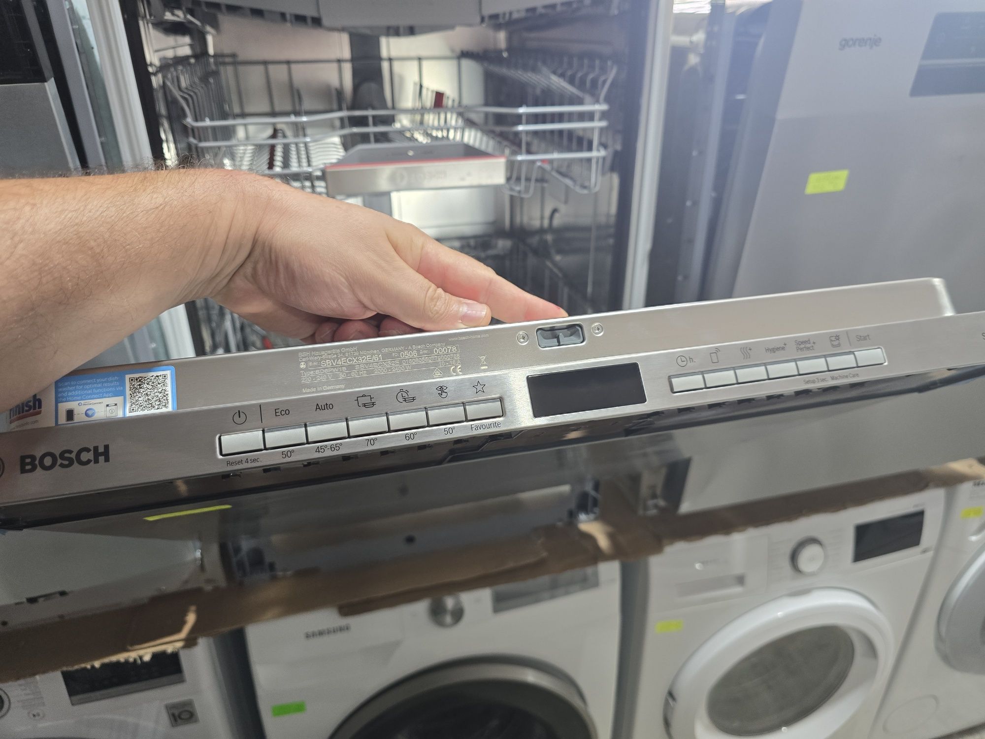 Нова съдомиялна за вграждане 60 см BOSCH SBV4ECX32E/01
