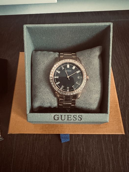Ceas dama Guess , auriu , Nou , model Sparkler cu cristale Swarovski