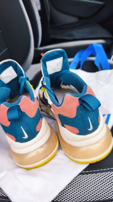 Vand Nike AirMax 270 React
