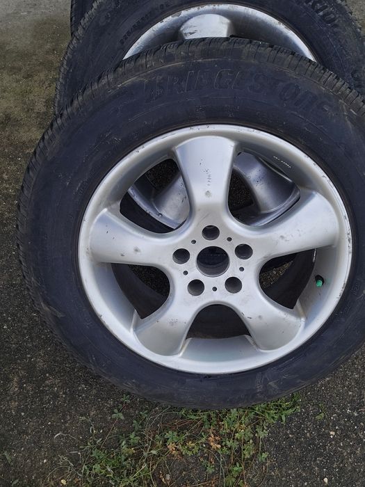Зимни гуми - Bridgestone 225 x 65 x R17
