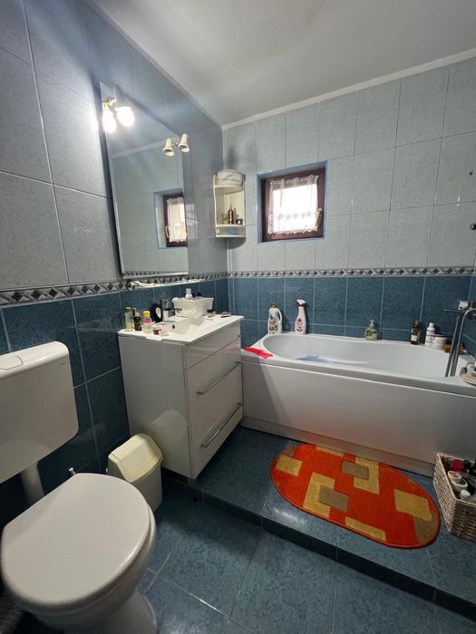 Vand Apartament 4 camere  spațios -Zona Finanțe,etaj 1/3