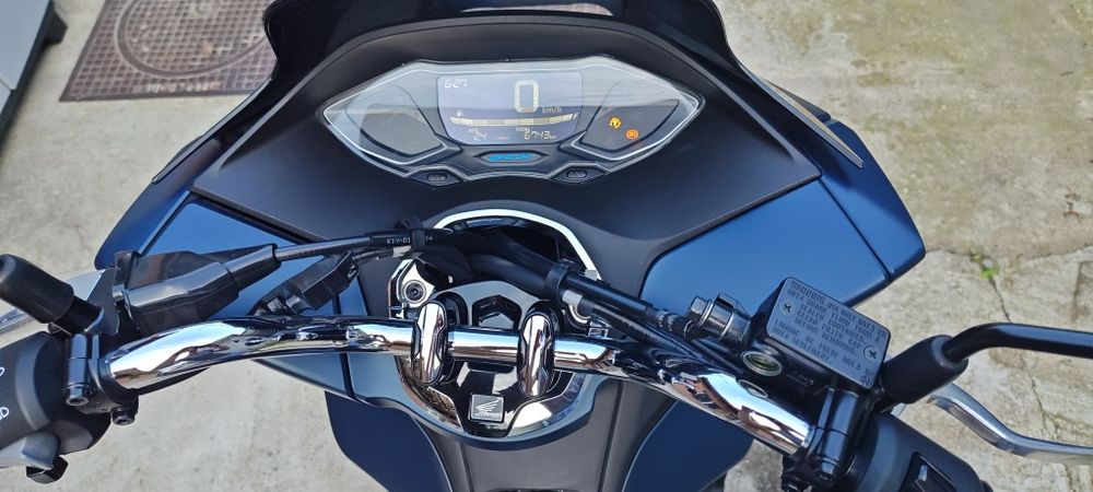 Vând Honda PCX 125 2024