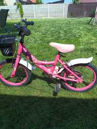 Vând bicicleta pentru fetițe