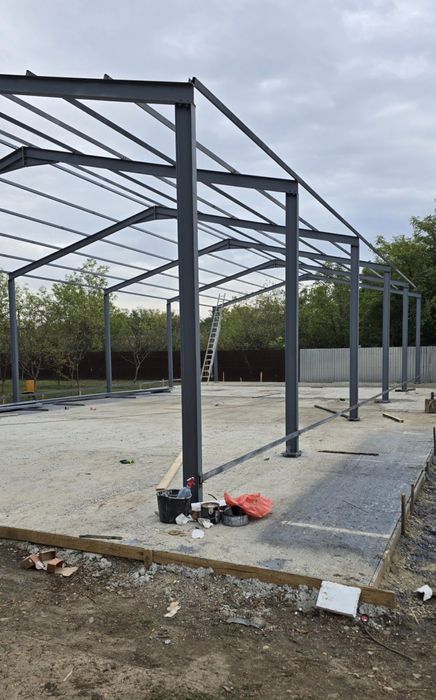Hale metalice industriale  
- Hale agricole, agrozootehnice depozite,