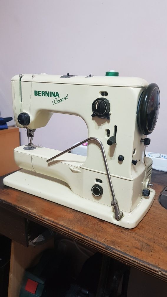 Bernina mașină de cusut