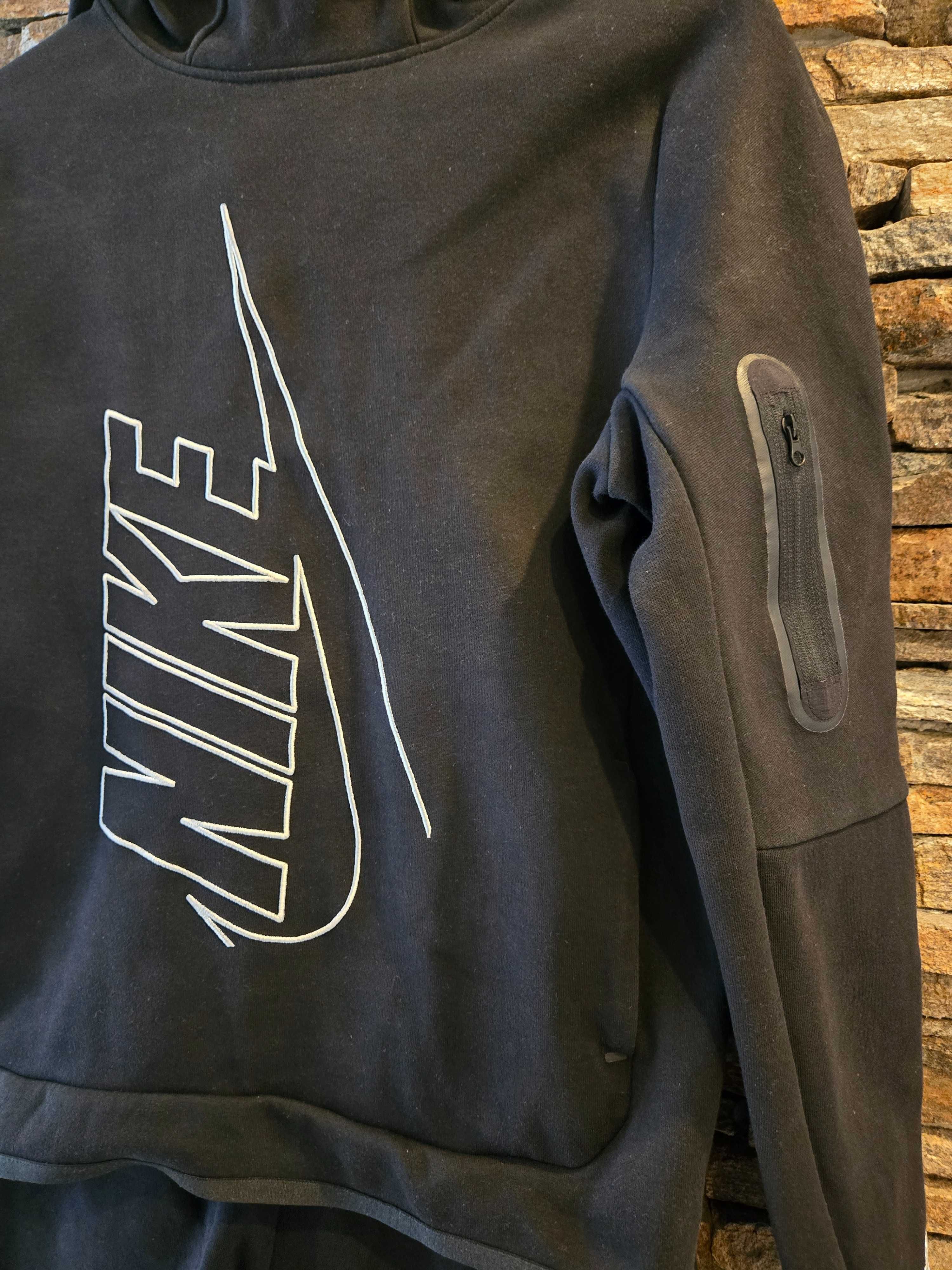 Детски анцунг Nike tech, Перфектно състояние, 13-15 г, 100% Оригинален