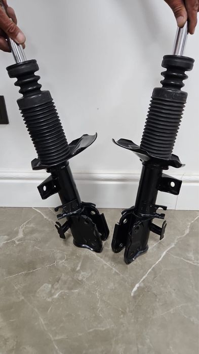 Амортизатор на Nissan Pathfinder