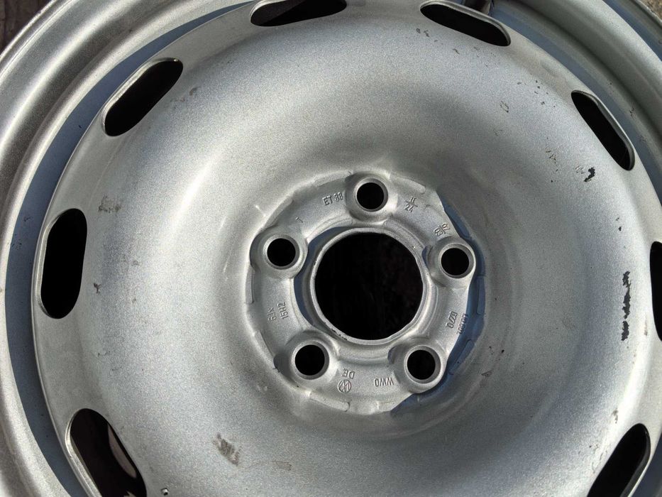 15 цола 5 х 100 мм Фолксваген / Шкода / Сеат / Ауди - 6 Инча / ЕТ 38