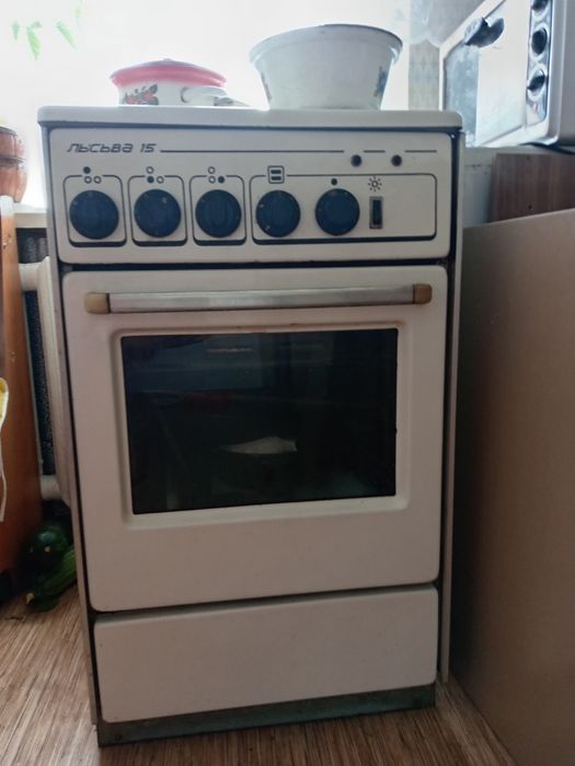 Продаю электроплиту