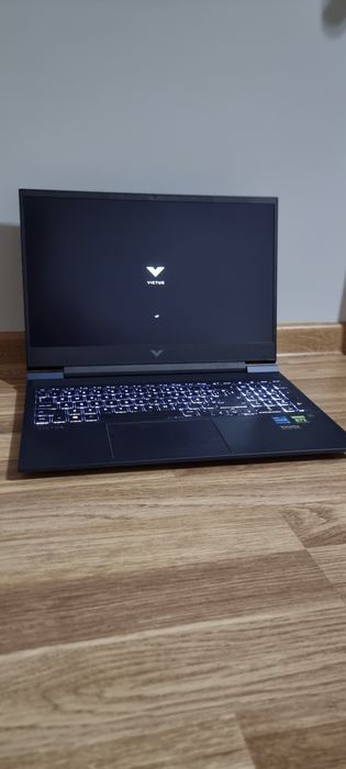 Vand laptop gaming victus +cooler