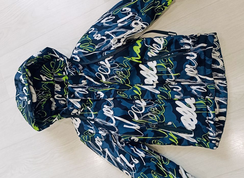 Продам куртку осень--весна