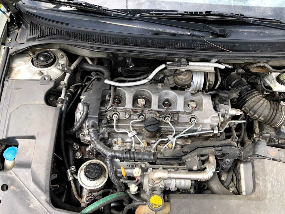 Toyota avensis D4D 2.2 На части