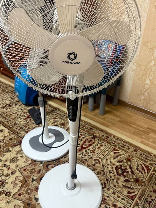 Вентилятор белый