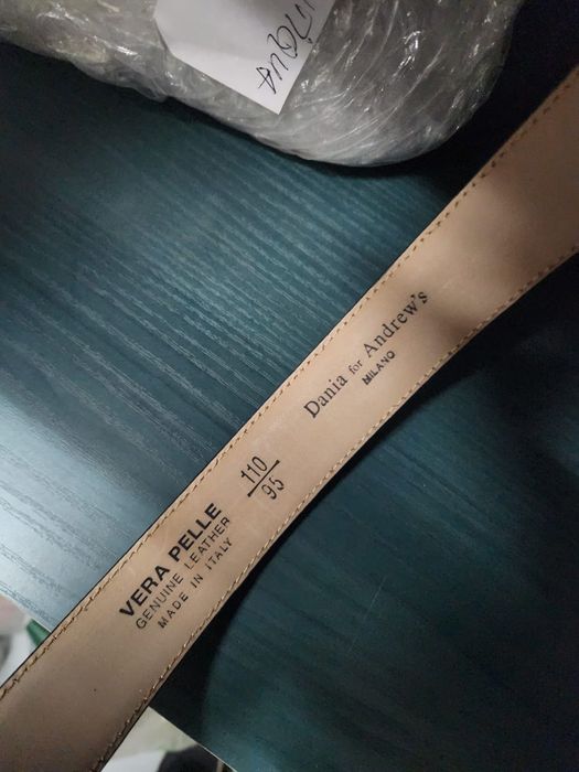 Vând cămașa și cravată și curea piele stoc 1500 buc