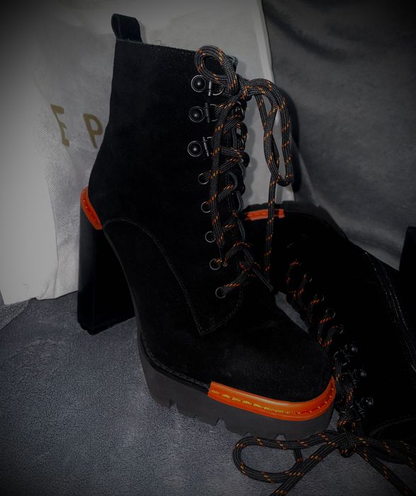 Ghetuțe cu toc din piele întoarsă EPICA