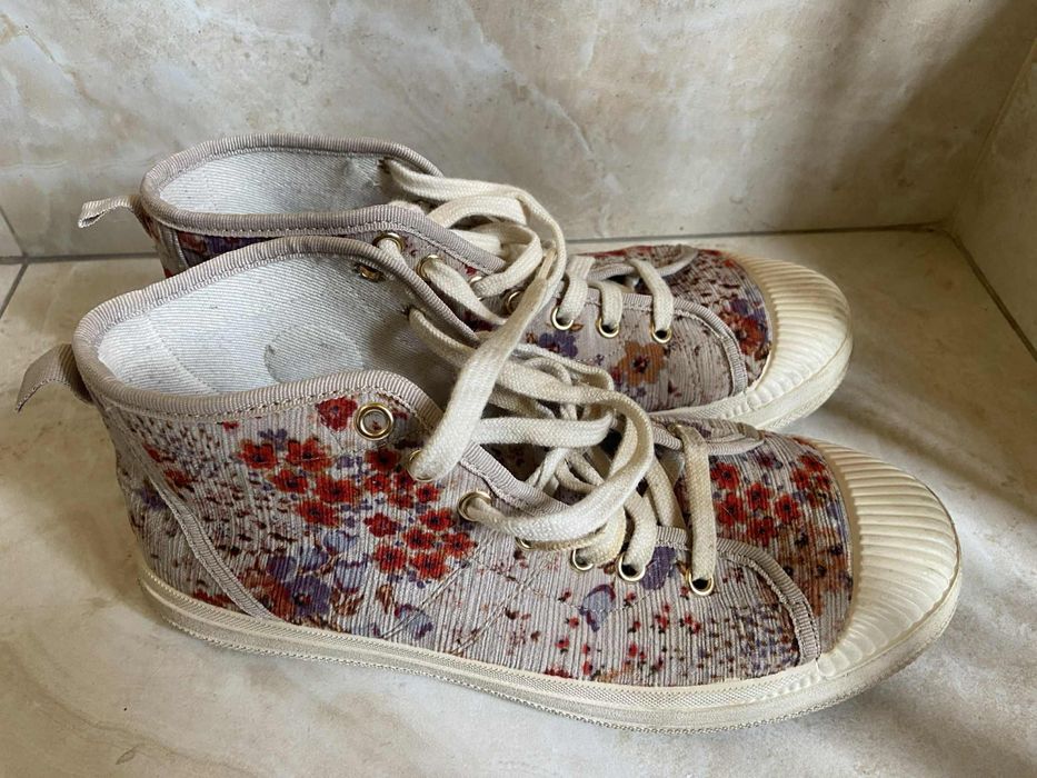 Използвани дамски Кецове Pataugas, номер 39