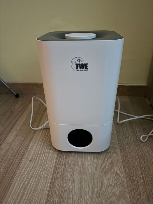 НОВ Пречиствател+овлажнител за въздух .Чисто нов!