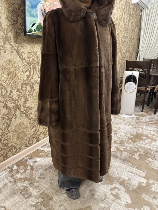 Продаю роскошную длинную стриженную норковую шубу