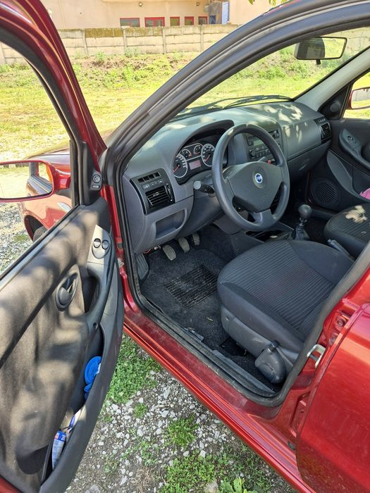Fiat Albea 30.000 km ! Toate dotările ! unic proprietar ! Impecabil  !